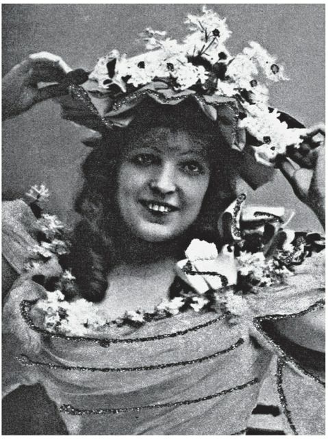 Суперстар английской музкомедии Мари Ллойд (1870—1922), которую на протяжении всей ее карьеры называли королевой мюзик- холла. Открытка начала ХХ века
