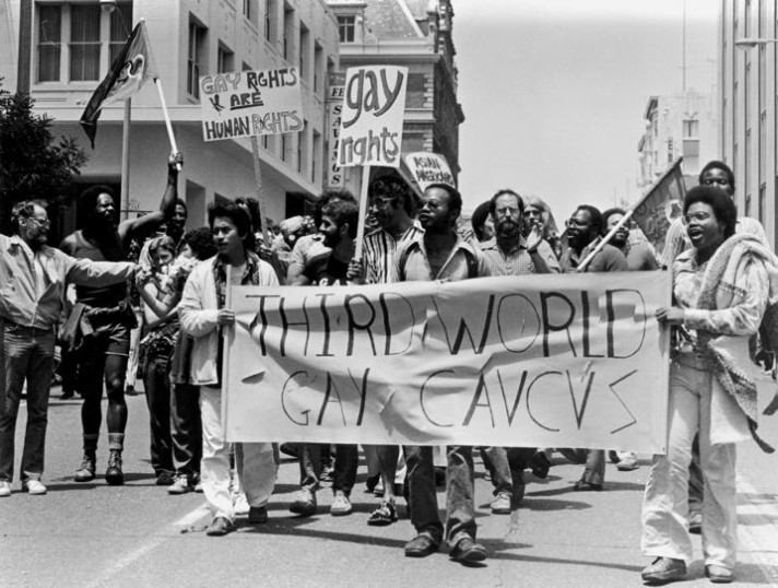 Один из первых гей-парадов — марш тридцати активистов за права геев в Сан-Франциско, 1970.