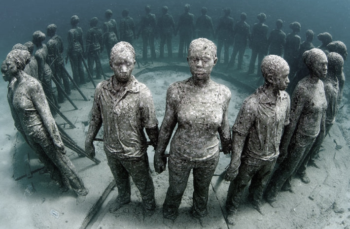 На фото: Подводный парк скульптур Джейсона Тейлора