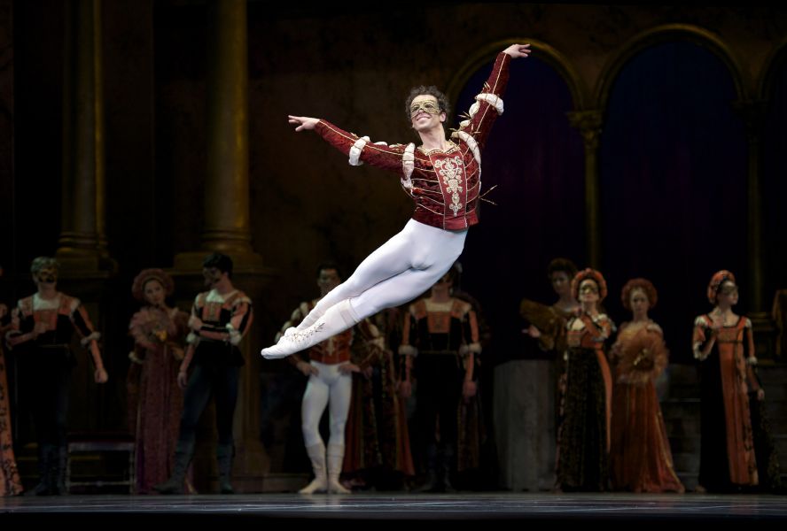 сцена из балета «Ромео и Джульетта» в хореографии Джона Ноймайера © kglteater.dk