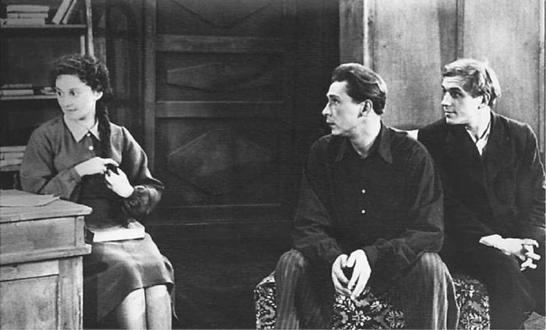 На фото – сцена из спектакля «В добрый час!», ЦДТ, 1955 г. Постановка А.Эфроса. ©РАМТ 