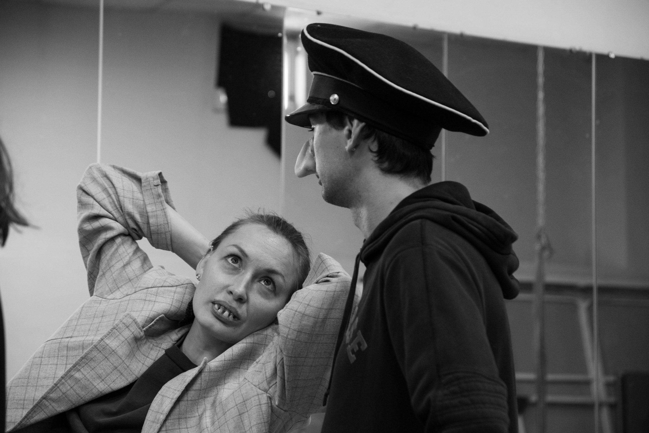 На фото - момент репетиции спектакля "Петруша, сын ли ты мой или нет?" © пресс-служба театра