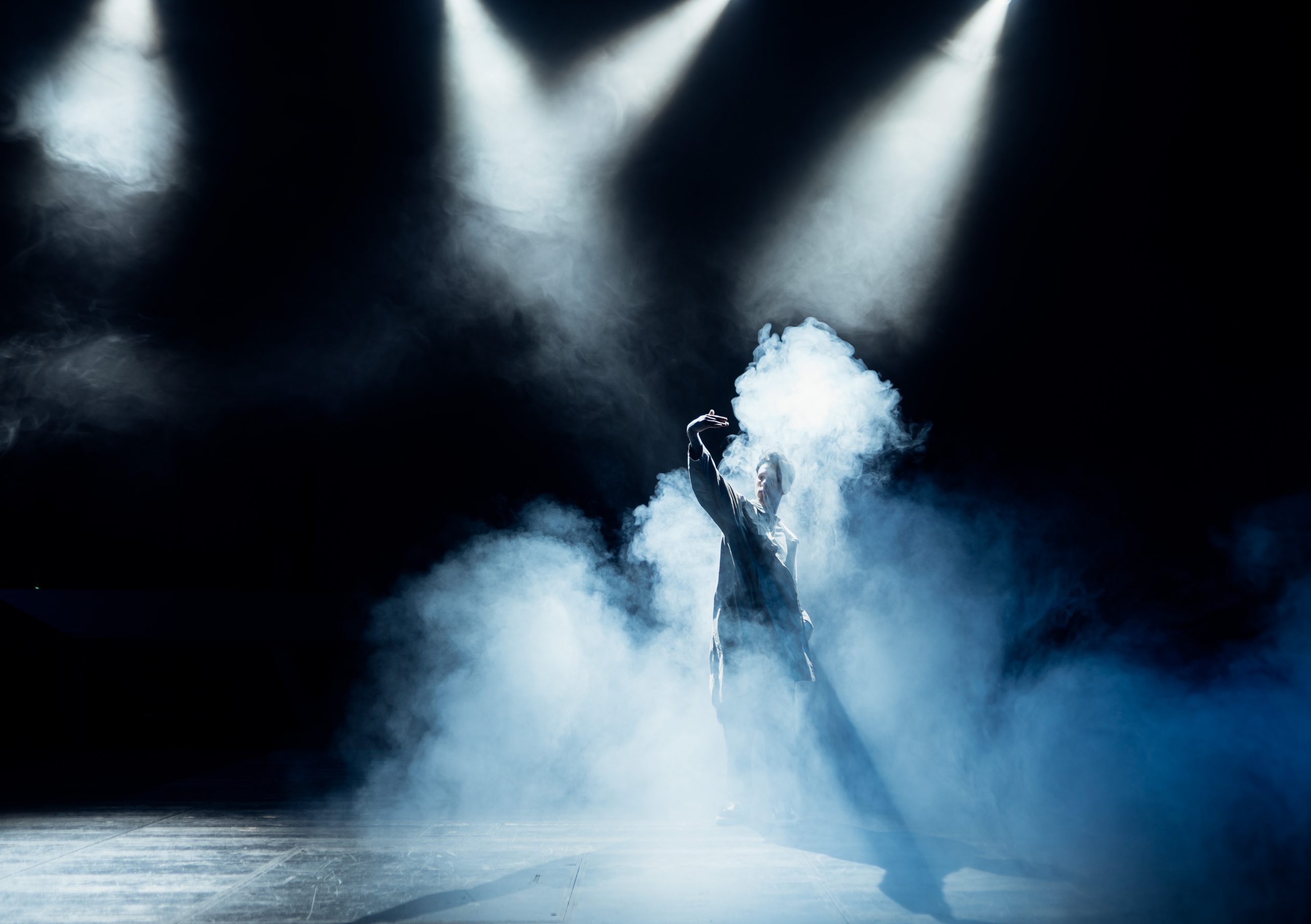 На фото - сцена из спектакля «Эпизоды свободного танца» © Пресс-служба Александринского театра