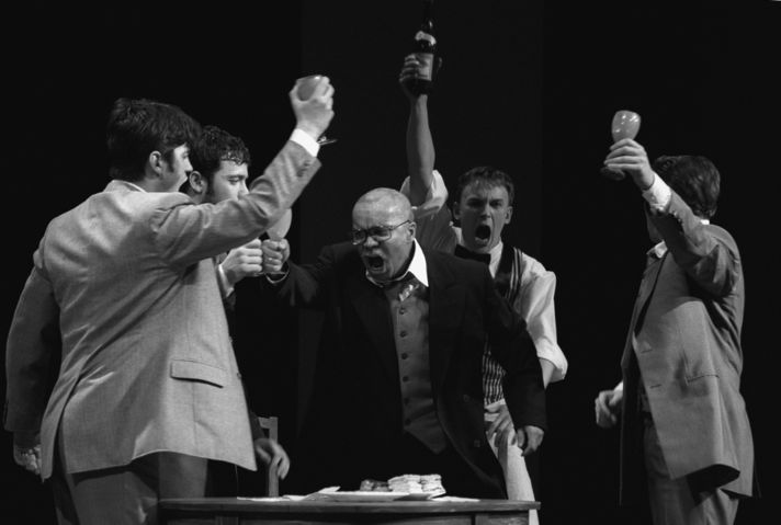 «Доходное место», режиссер Константин Райкин, «Сатирикон», 2009