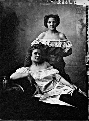 Ярмарочные шансонетки сестры Густовы, Нижний Новгород, 1896