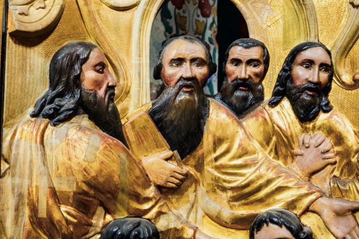 Апостолы, левая группа. Фрагмент украшения царских врат.