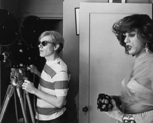 Энди Уорхол на съемках фильма «Девушки из «Челси» с Марио Монтесом, 1966