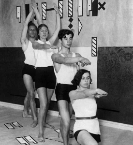 Занятия по системе нотации Рудольфа фон Лабана в школе танца Мэри Вигман, Германия, 1931