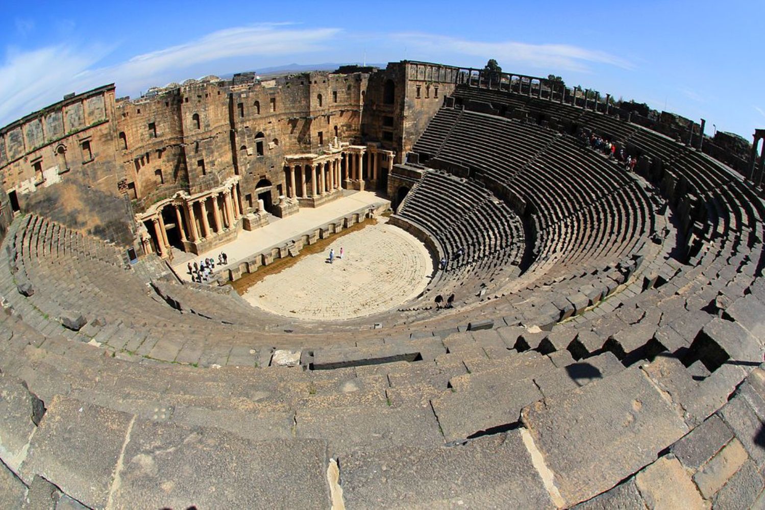 В Сирии восстановят разрушенный боевиками римский амфитеатр