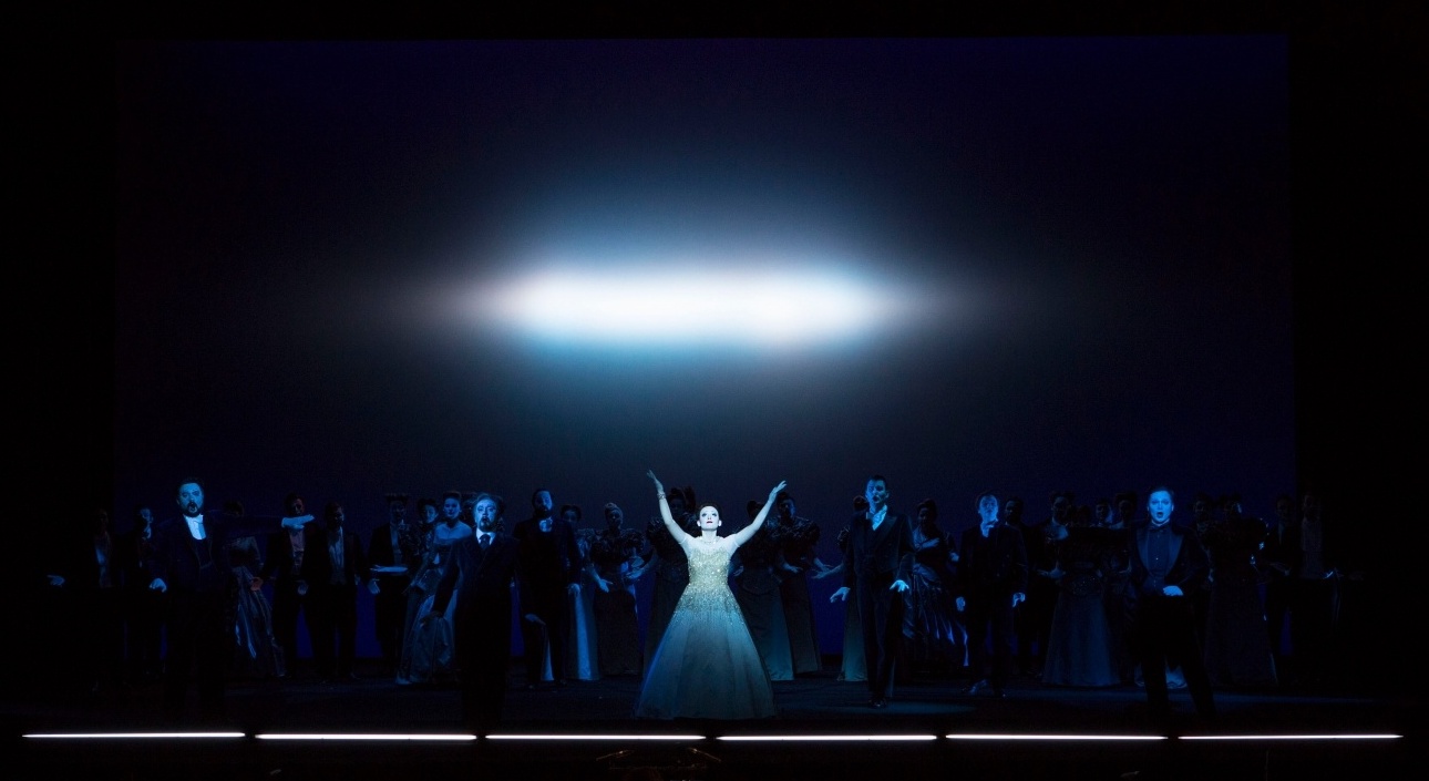 Сцена из "Травиаты" Роберта Уилсона © фото с официального сайта Пермской оперы