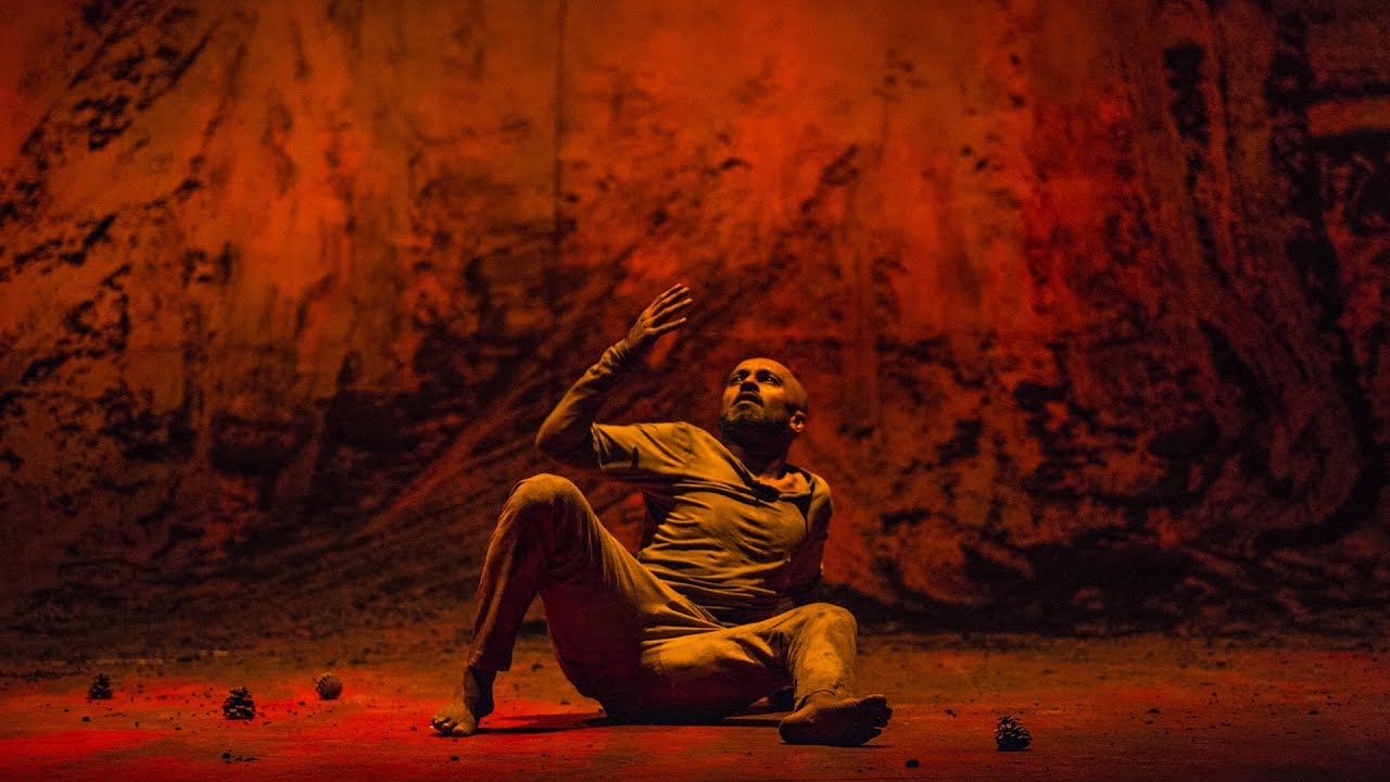 Сцена из спектакля Акрама Хана "XENOS" © Фото с официального сайта фестиваля "Территория"