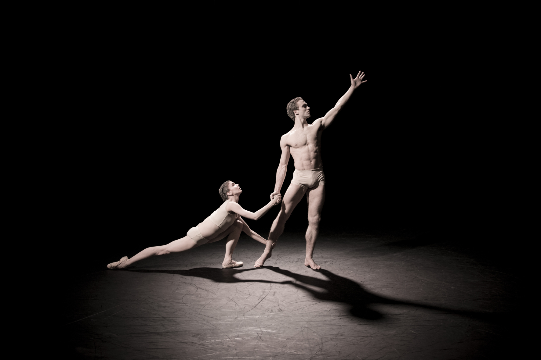 Сцена из балета Валентино Цукетти «В её руках», вдохновлённого жизнью и творчеством Камиллы Клодель и Огюста Родена 