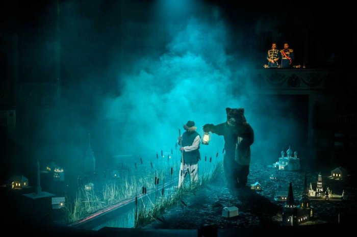 На фото – сцена из спектакля «Один восемь восемь один» © пресс-служба Александринского театра