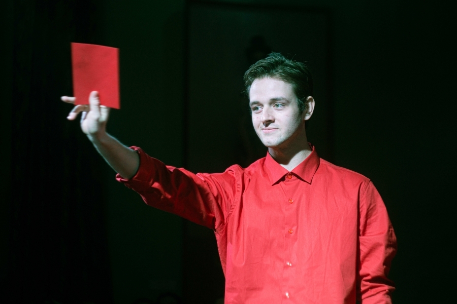 На фото — сцена из спектакля «Красный фонарь» © theatremuseum.ru