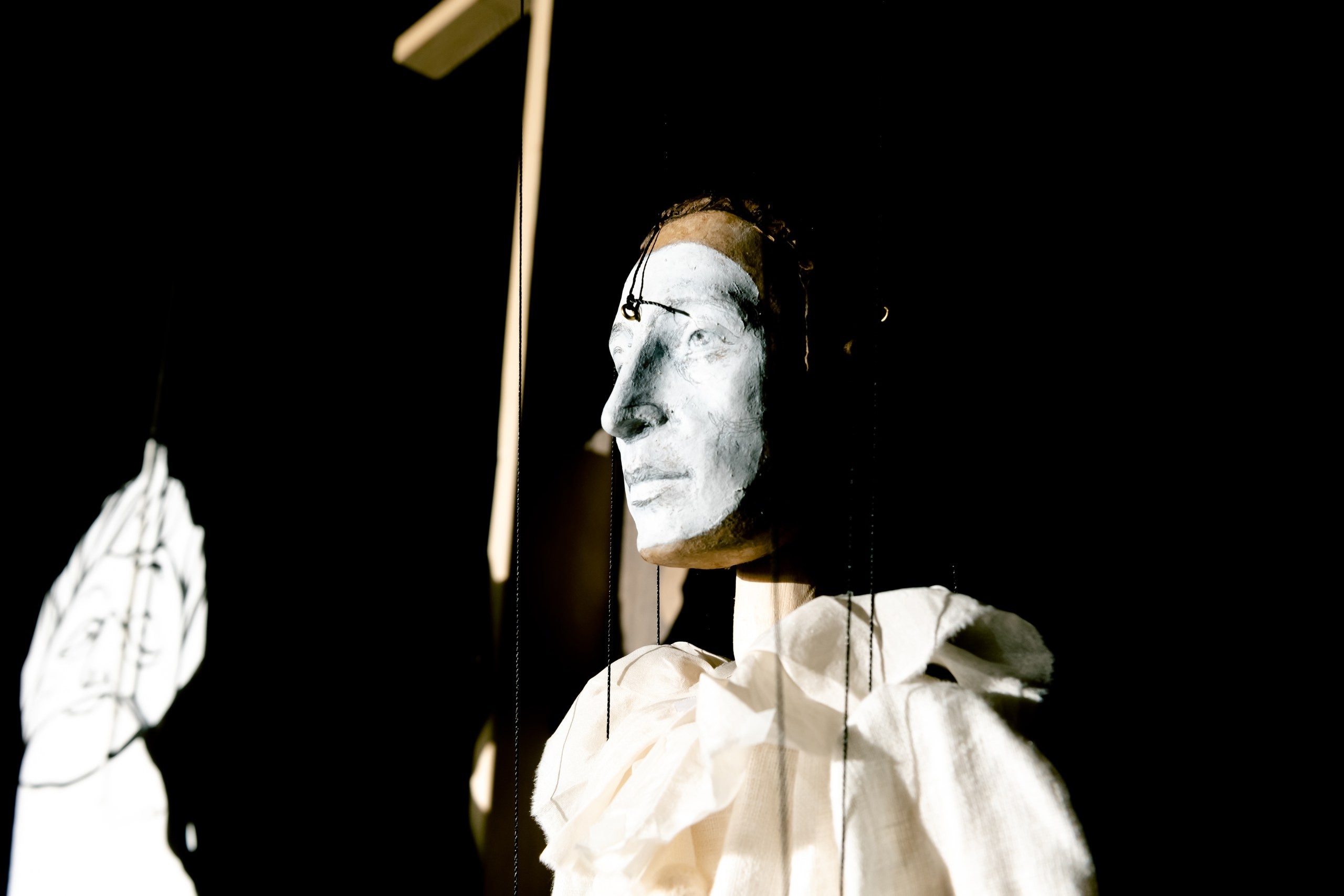 На фото — момент репетиции спектакля «Балаганчик. Игра в неизбежность» © Полина Юдина