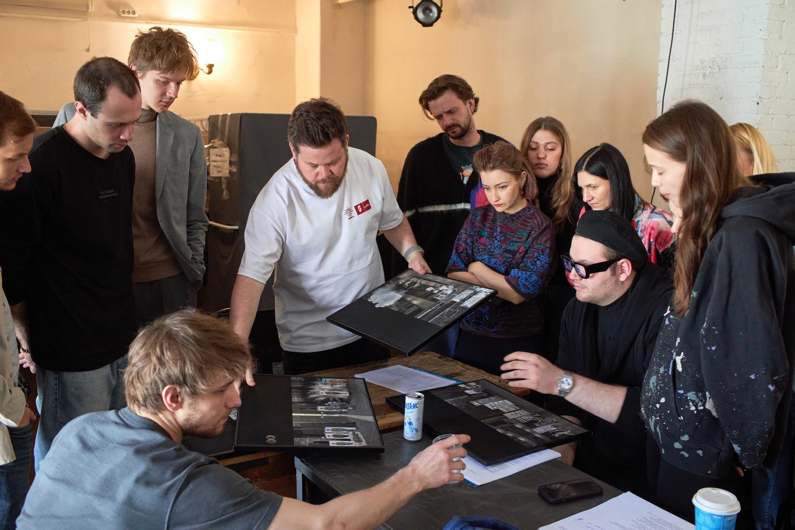 На фото — момент репетиции спектакля «Сны моего отца 2.0» © mayakovsky.ru