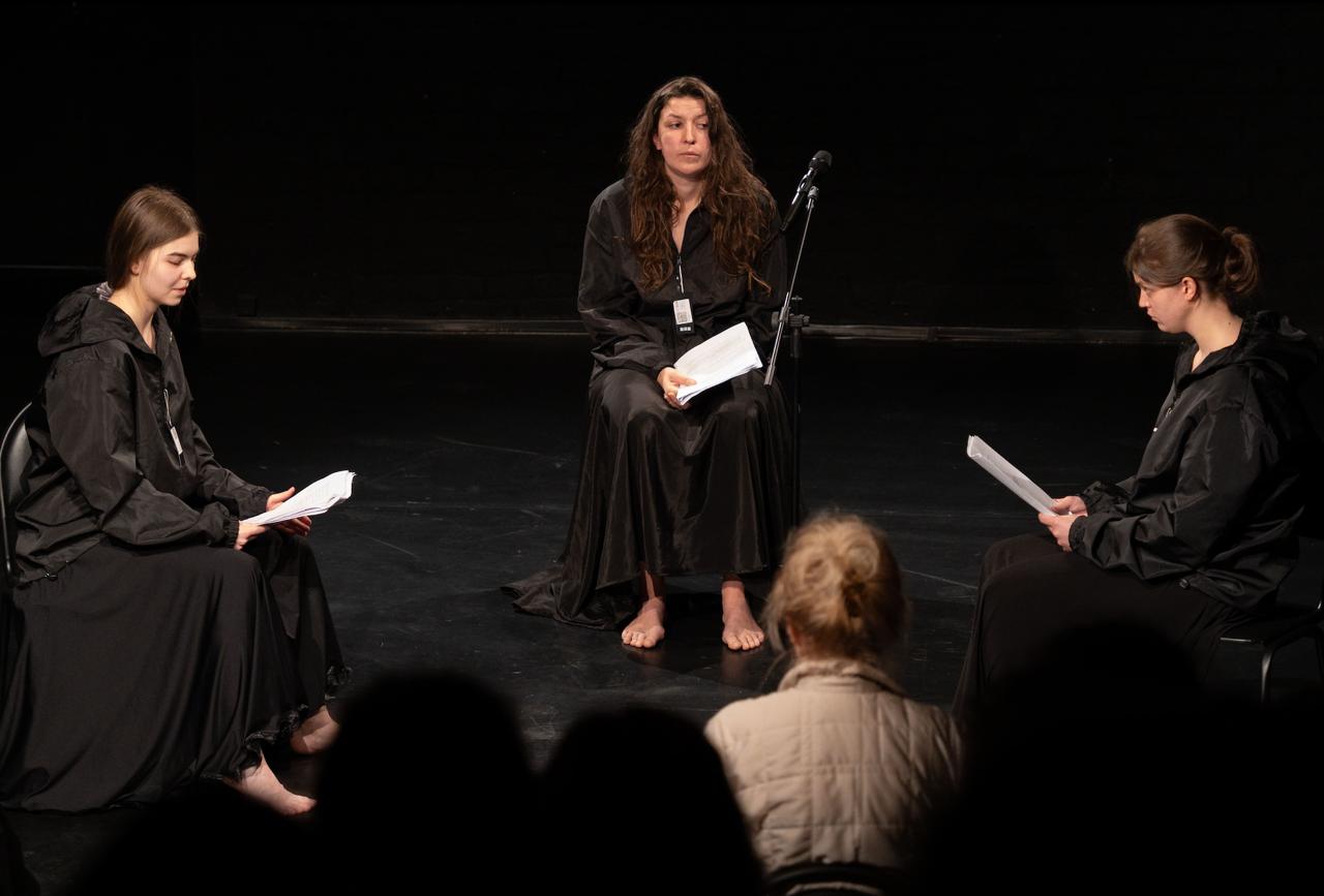 На фото – читка пьесы "Рыба"  © пресс-служба Театра.doc