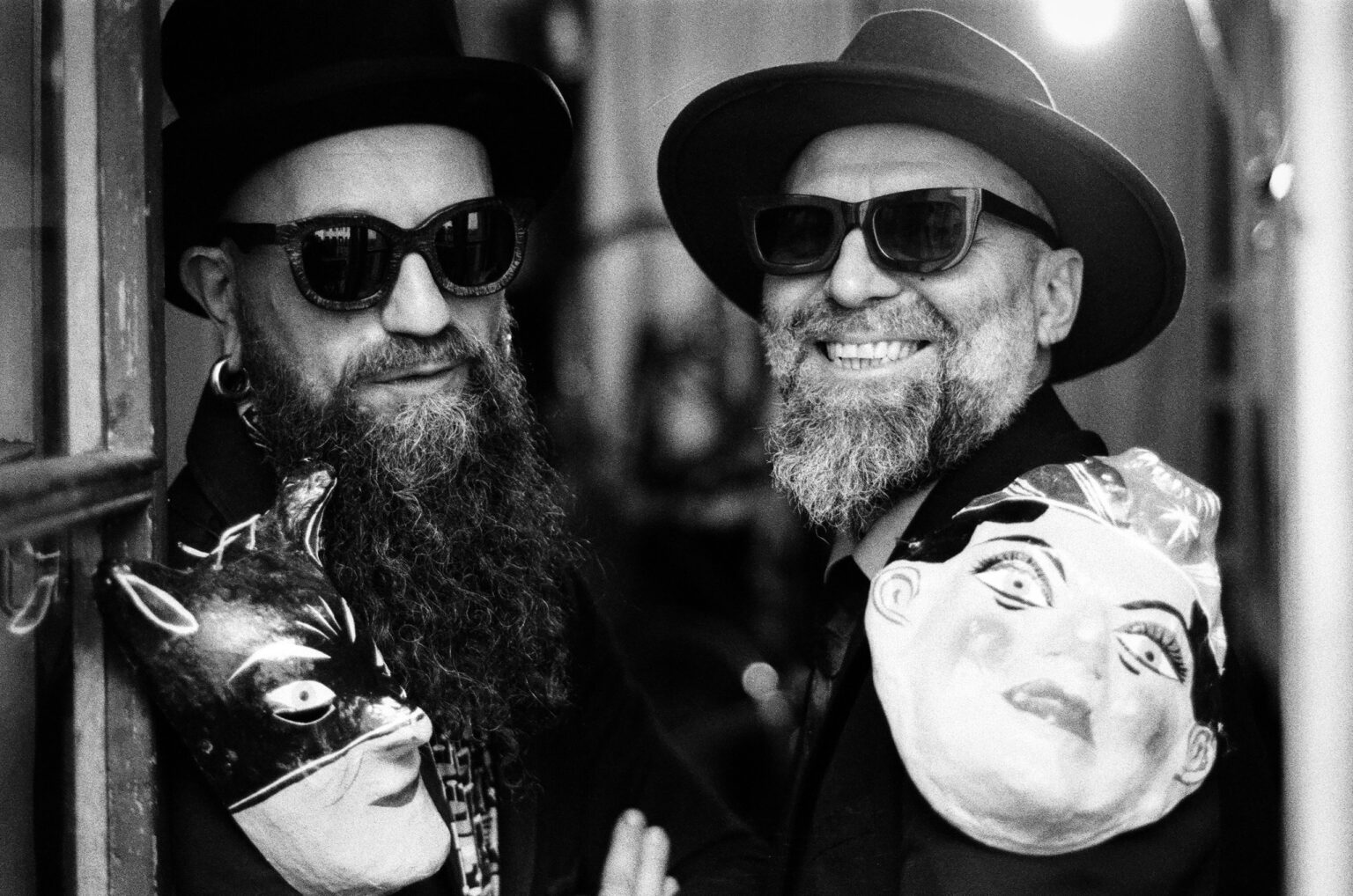 На фото – создатели театра АХЕ Максим Исаев и Павел Семченко © akhe.org