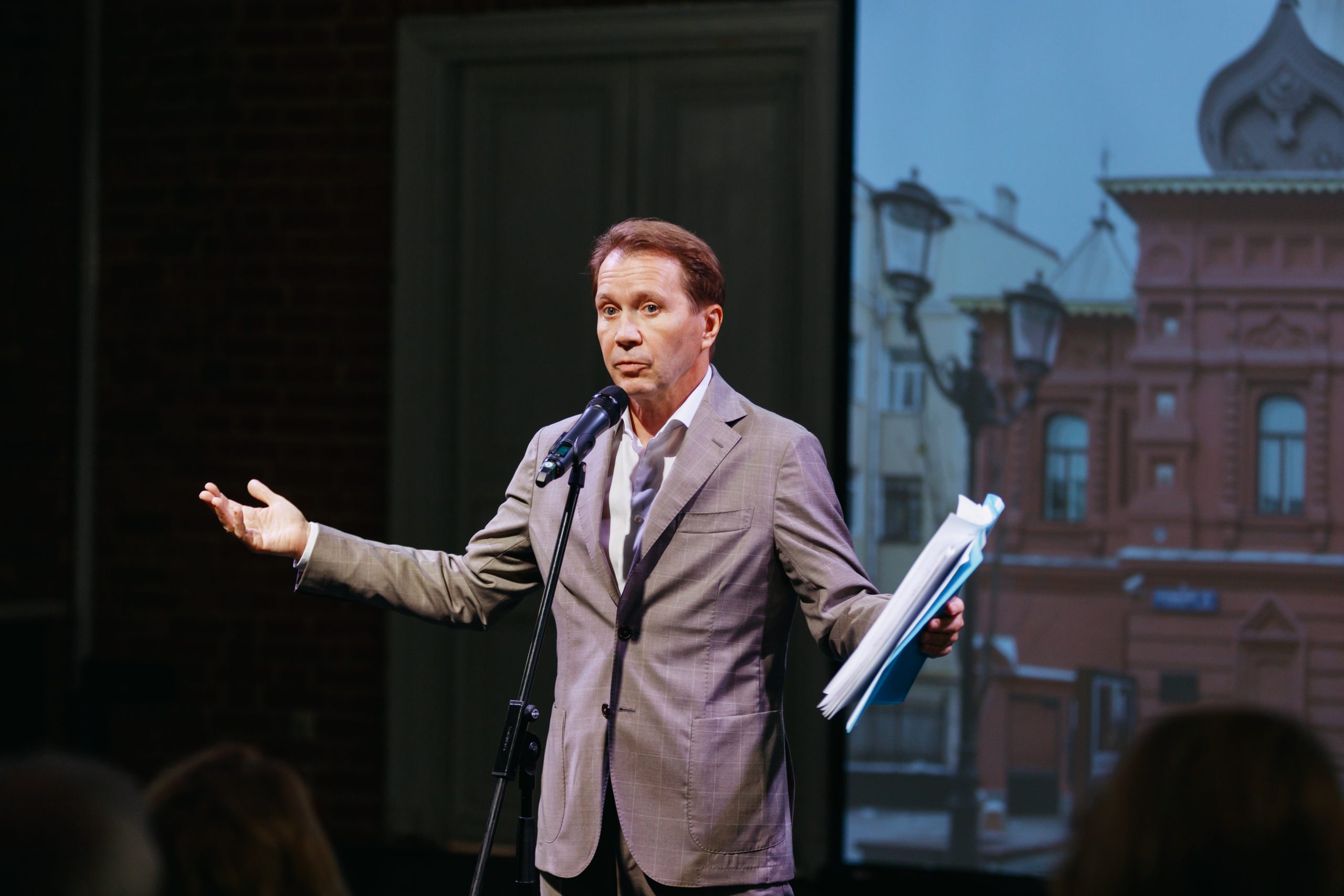 На фото — Евгений Миронов на презентации планов Театра Наций на сезон 2025—2026 © пресс-служба Театра Наций