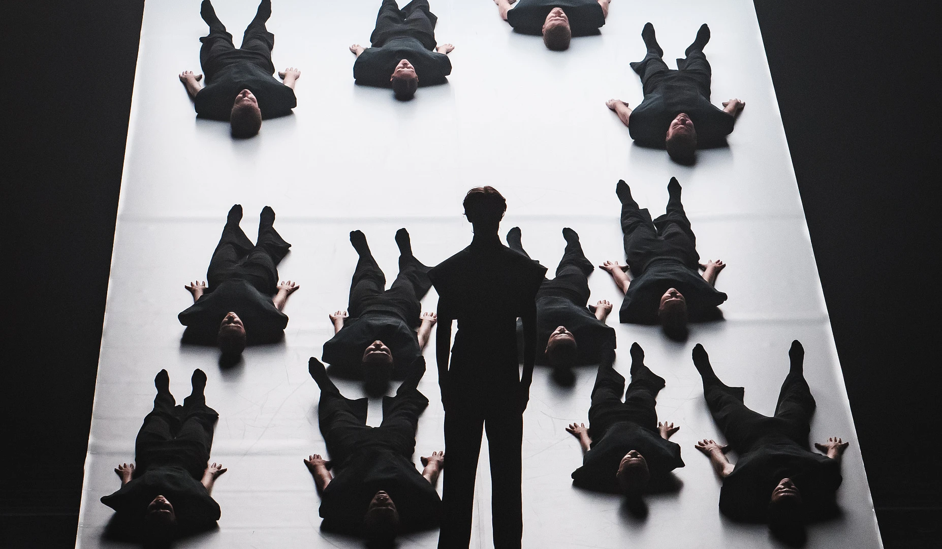 На фото — сцена из спектакля «Лимб» © teatr-teatr.com