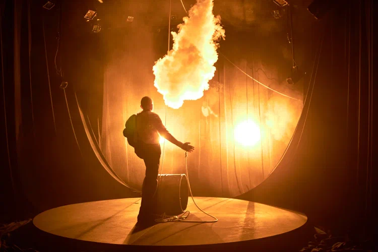 На фото — момент репетиции спектакля «Старик и море» © пресс-служба «Мастерской Петра Фоменко»