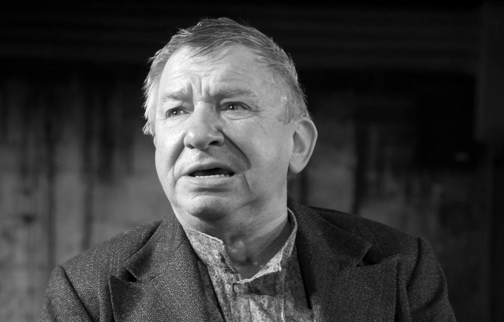 На фото — Анатолий Меньщиков в спектакле «Очарованный странник» © vakhtangov.ru