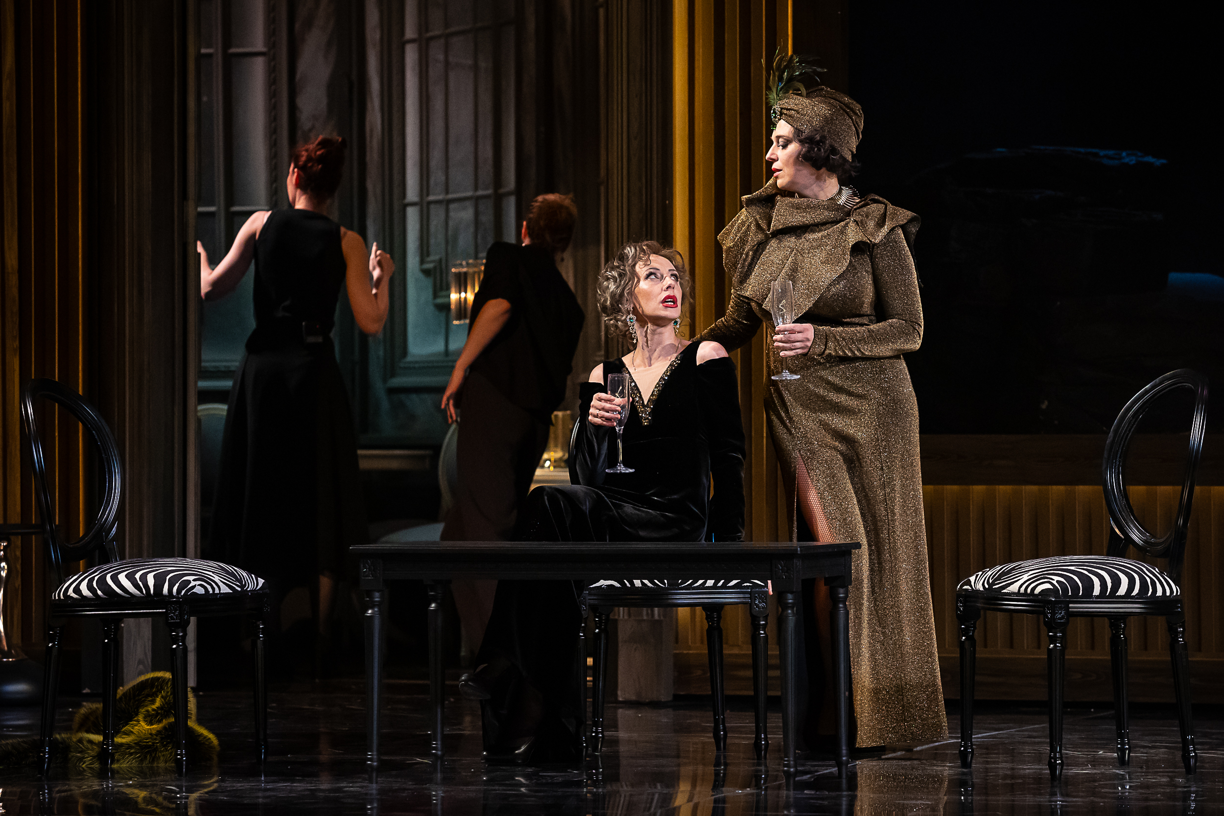 На фото — момент репетиции спектакля «Игра интересов» © Мария Моисеева / пресс-служба РАМТа