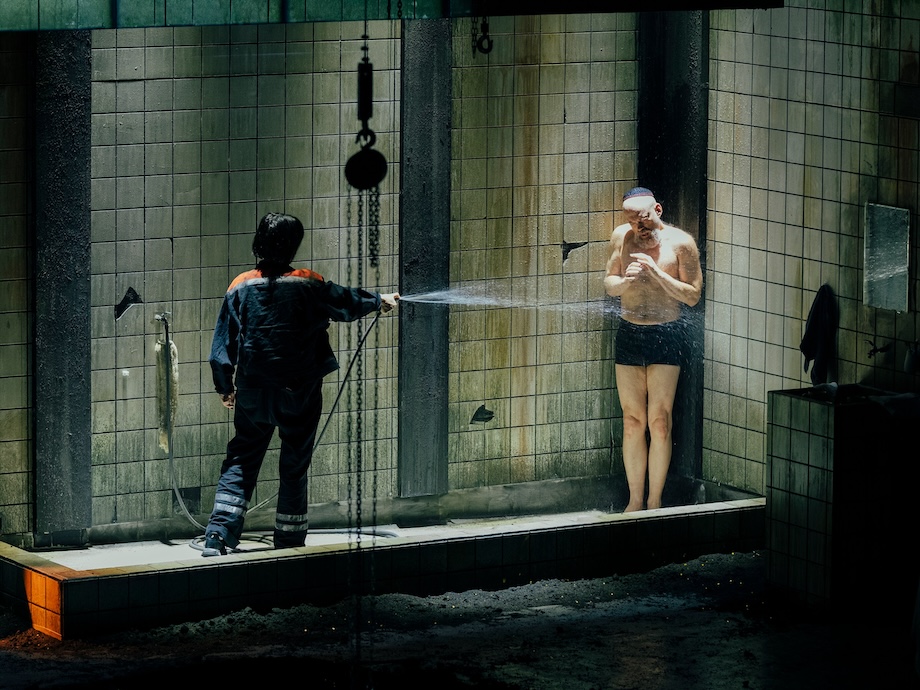 На фото – сцена из спектакля "Натан Мудрый" ©Анастасия Борисова / пресс-служба театра "Шалом" 