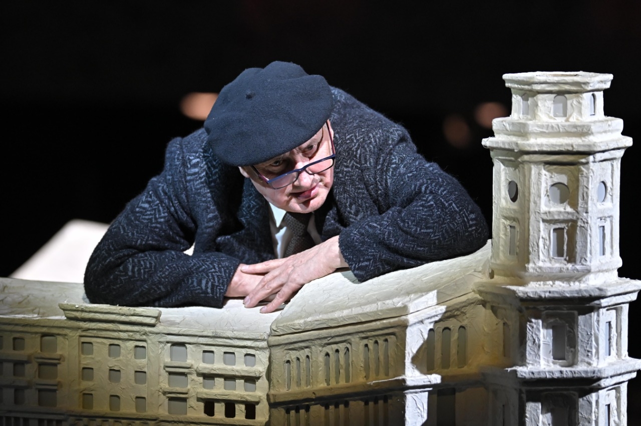 На фото – момент репетиции спектакля «Козинцев. Гоголиада» © Владимир Постнов