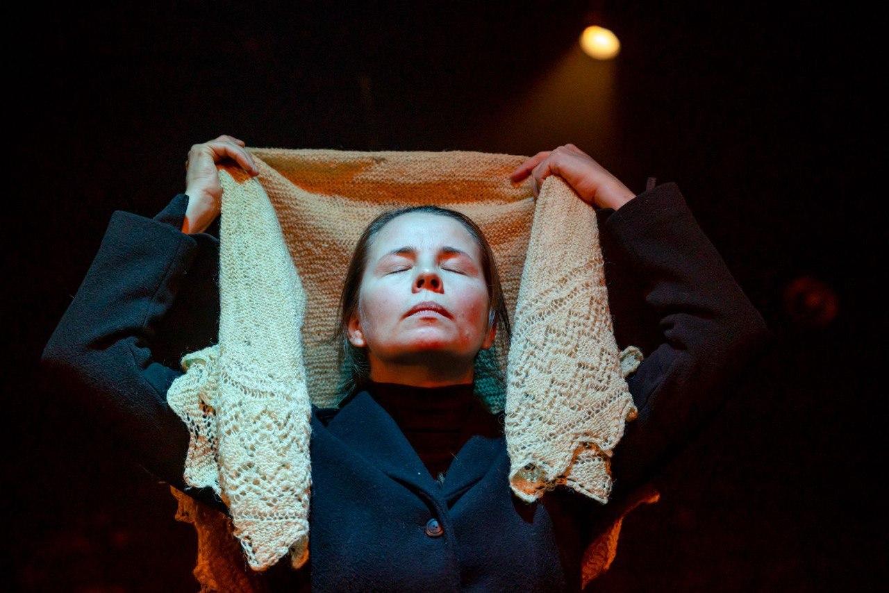 На фото – сцена из спектакля «Ольга. Запретный дневник» © Юлия Кудряшова-Белокрыс