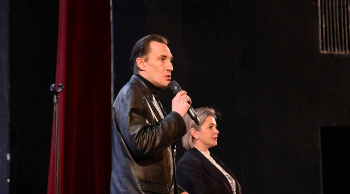 На фото &ndash; Алексей Казаков и Оксана Прокопенко в Камчатском театре драмы и комедии 26 декабря 2025 &copy; сайт исполнительных органов Камчатского края