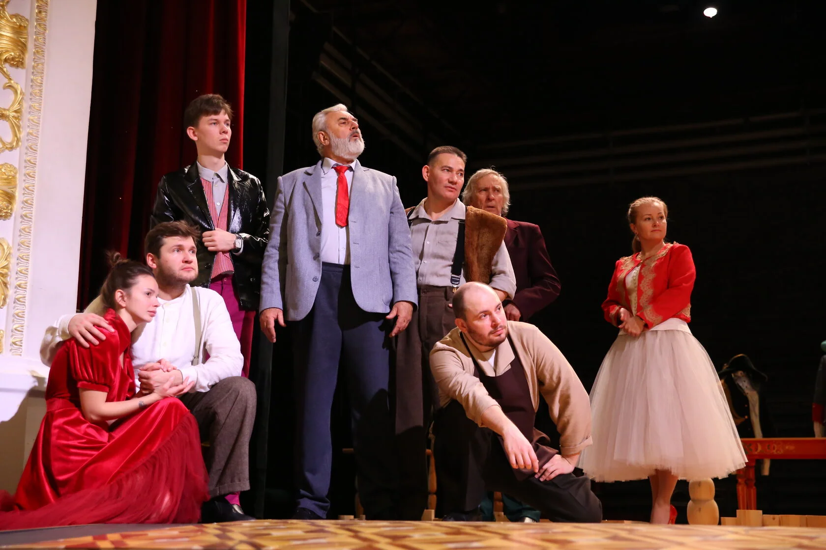 На фото — момент репетиции спектакля «Лес» © сайт Прокопьевского драматического театра