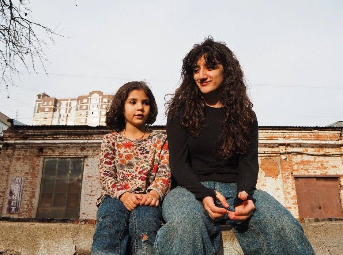 Промофото спектакля «Руки женщин моей семьи были не для письма» © Николетта Гридина
