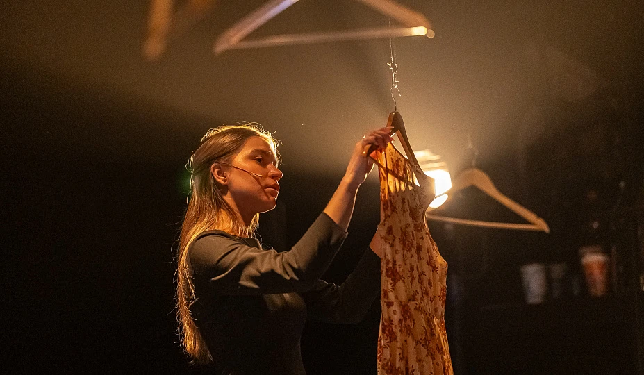 На фото &ndash; сцена из спектакля &laquo;Кукурузная азбука&raquo; &copy; teatr-teatr.com