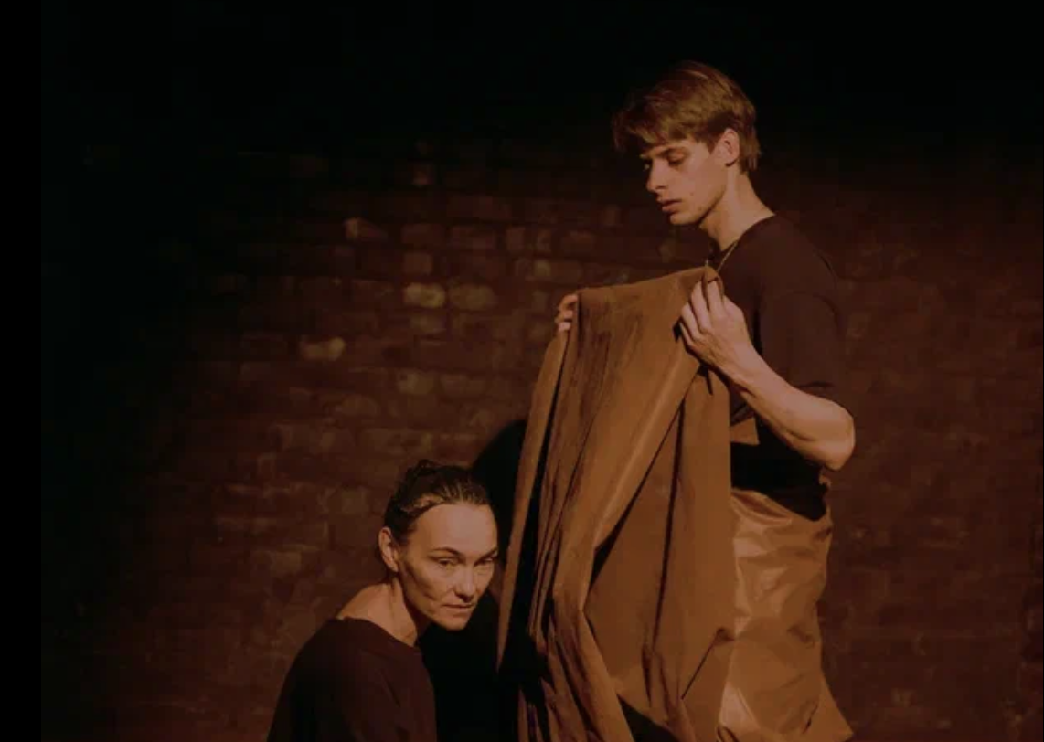 На фото - момент репетиции спектакля «Макбет: рассказ глупца» © Роман Соколов