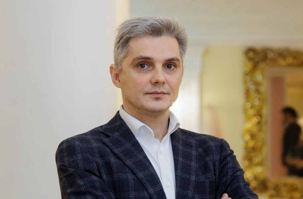 На фото — Айрат Тухватуллин © сайт МХТ имени Чехова
