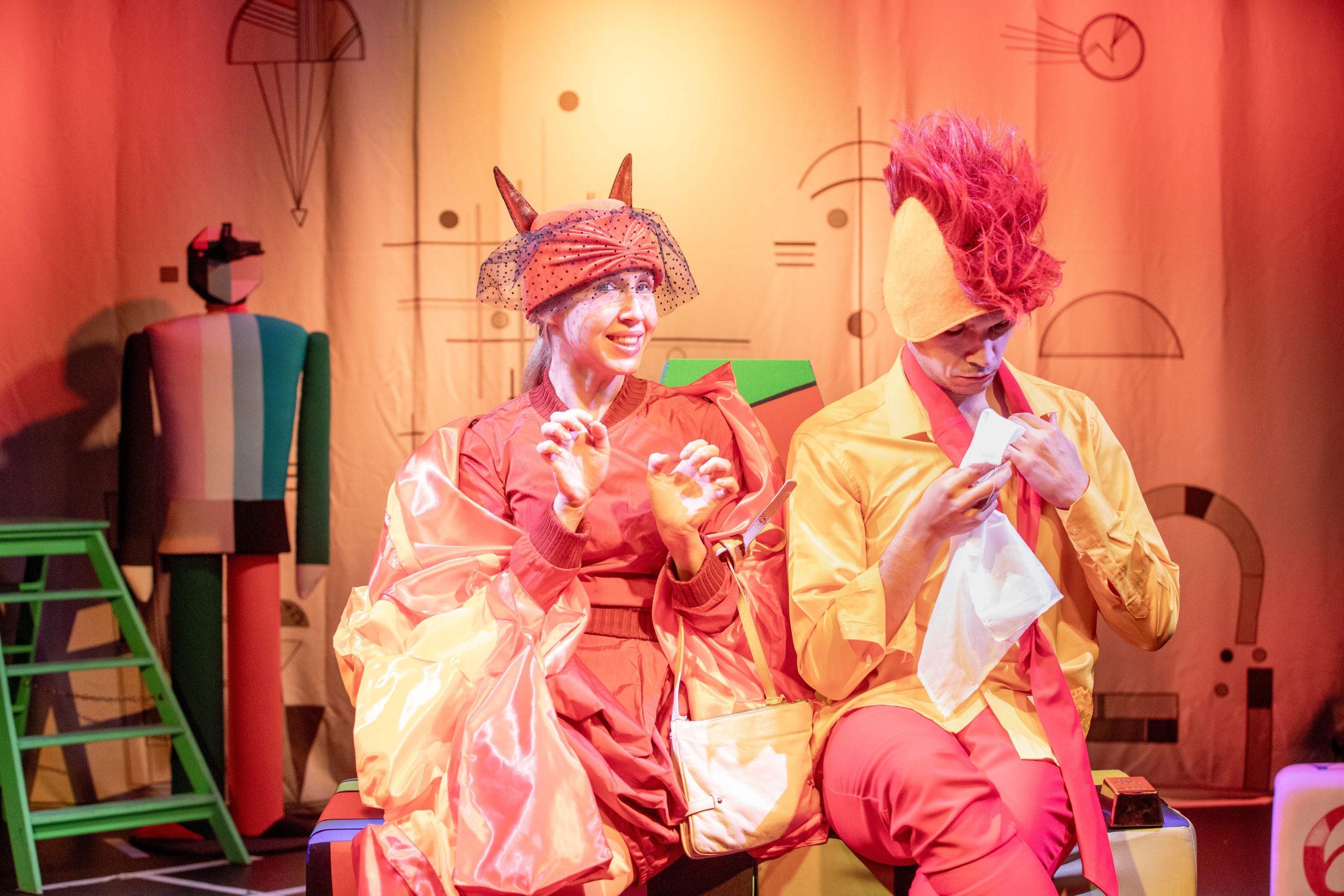 На фото &mdash; момент репетиции спектакля &laquo;Оксюморон&raquo; &copy; puppettheatre.spb.ru