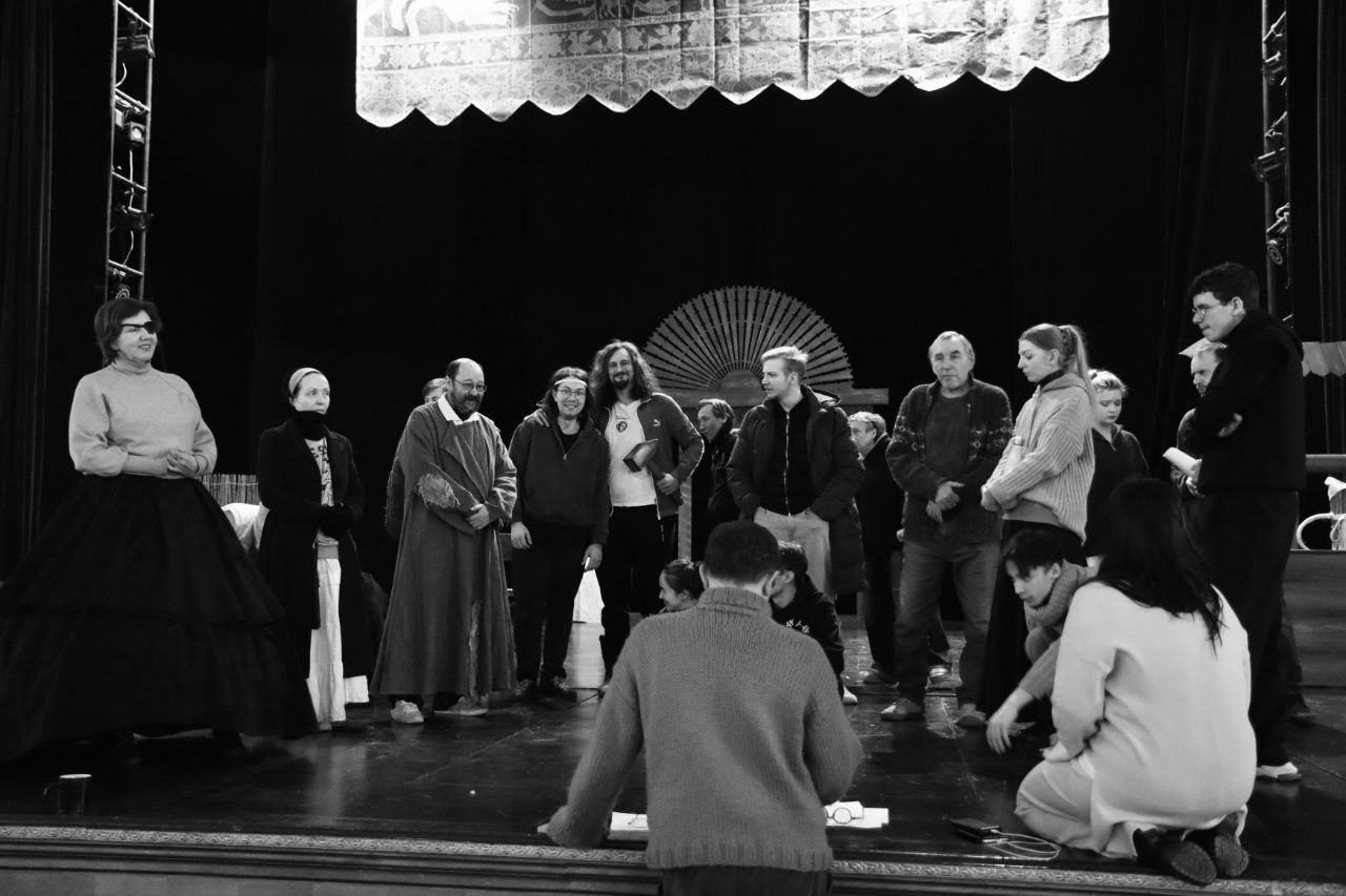 
На фото &mdash; момент репетиции спектакля &laquo;Село Степанчиково и его обитатели&raquo; &copy; пресс-служба Казанского ТЮЗа
