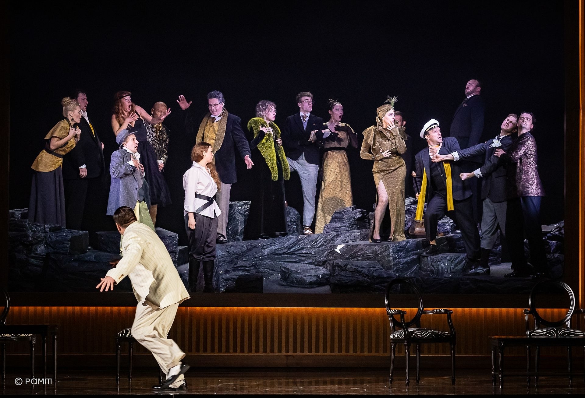 На фото &ndash; сцена из спектакля "Игра интересов" / фото предоставлено пресс-службой РАМТа