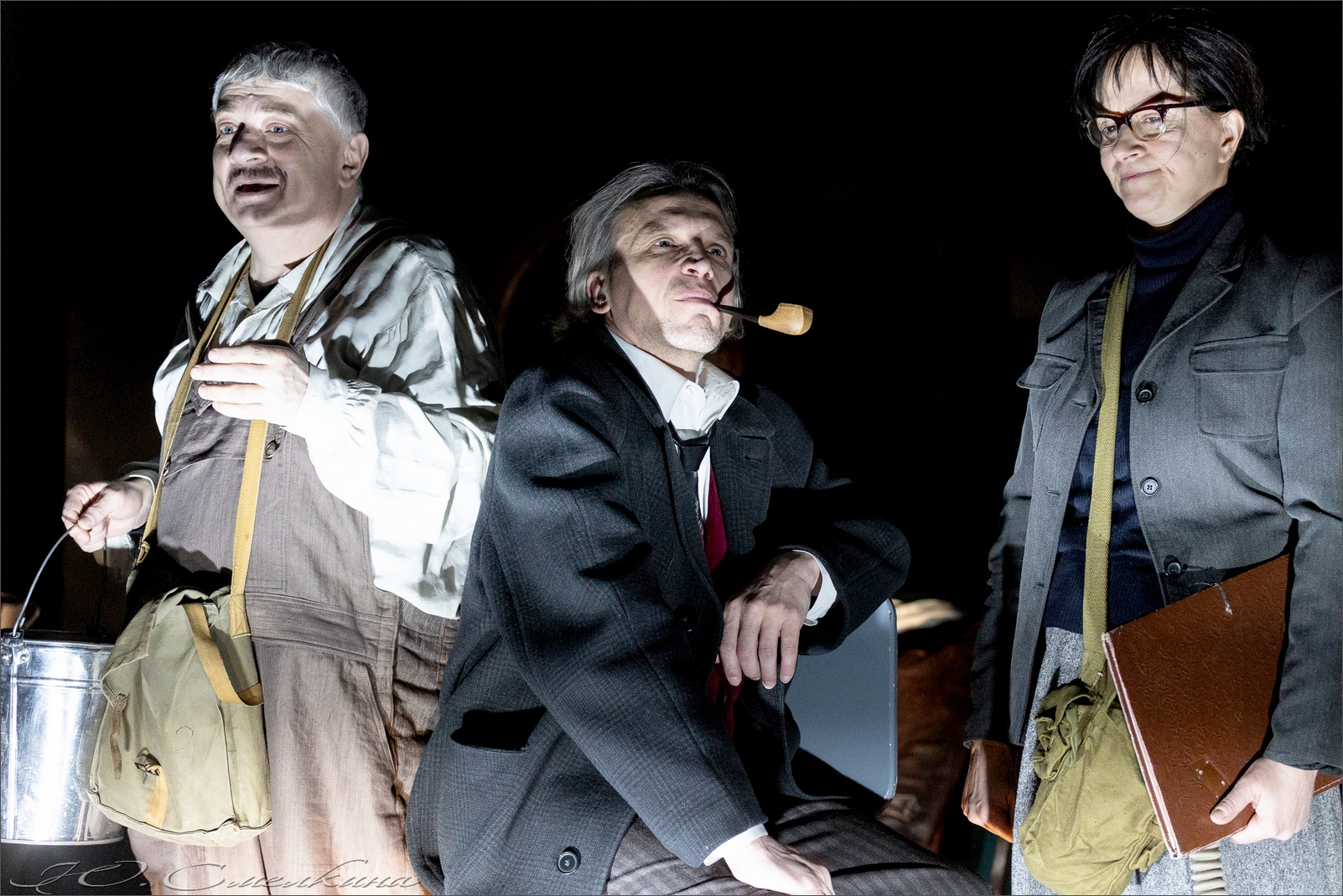 На фото &mdash; момент репетиции спектакля &laquo;Костюмер&raquo; &copy; Юлия Смелкина
