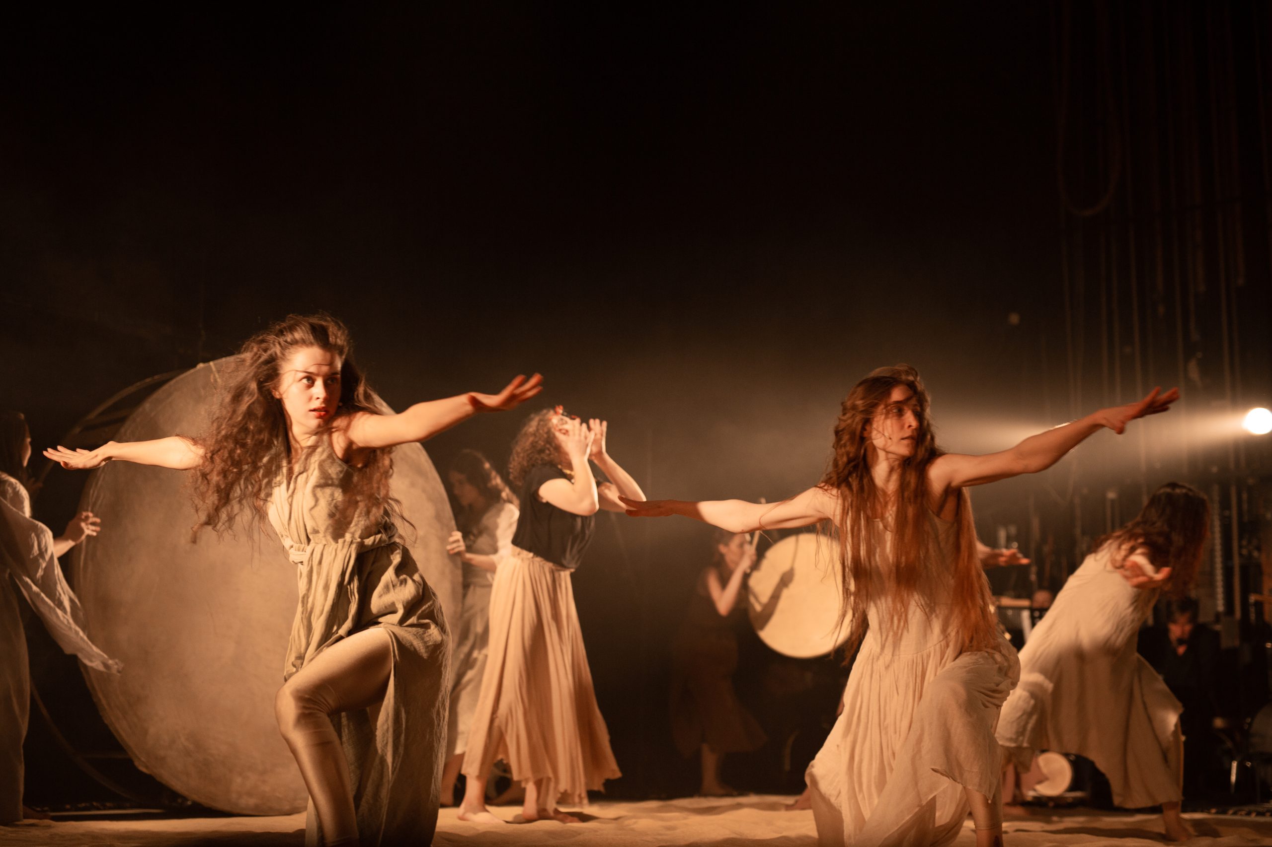 На фото &ndash; момент репетиции спектакля &laquo;Островитянка&raquo; &copy; пресс-служба Омского ТЮЗа