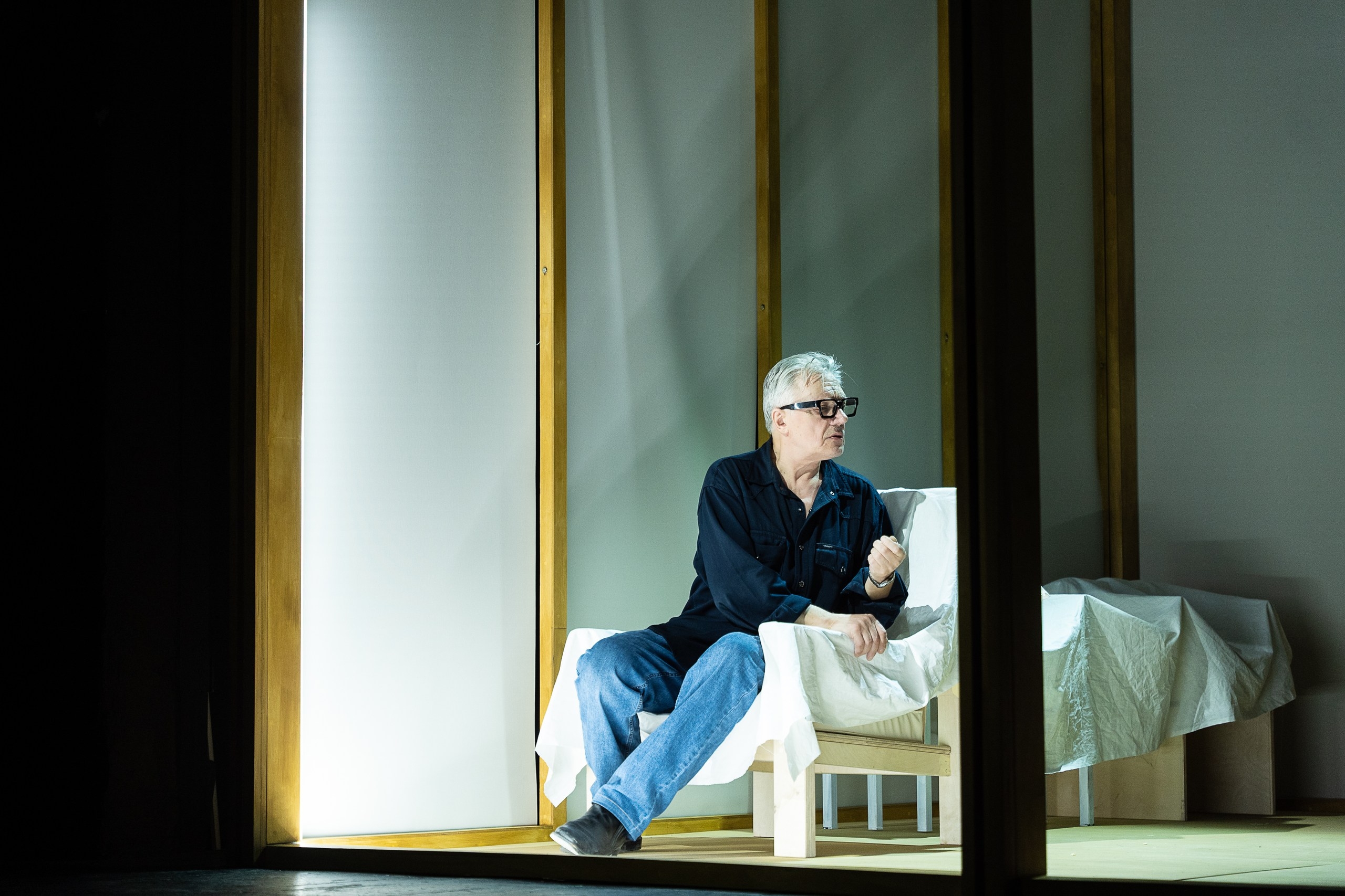 На фото &mdash; момент  репетиции спектакль &laquo;Золотое озеро&raquo; &copy; Катерина Шрамко
