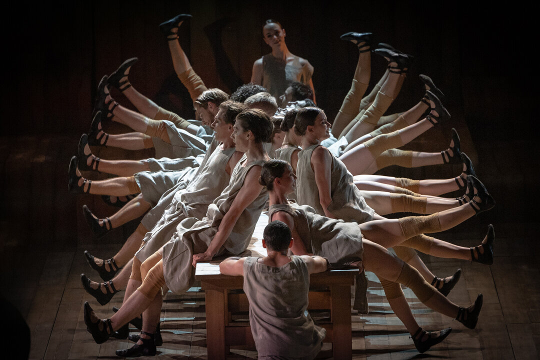 На фото &mdash; сцена из спектакля &laquo;Свадебка&raquo; &copy; Екатерина Христова
