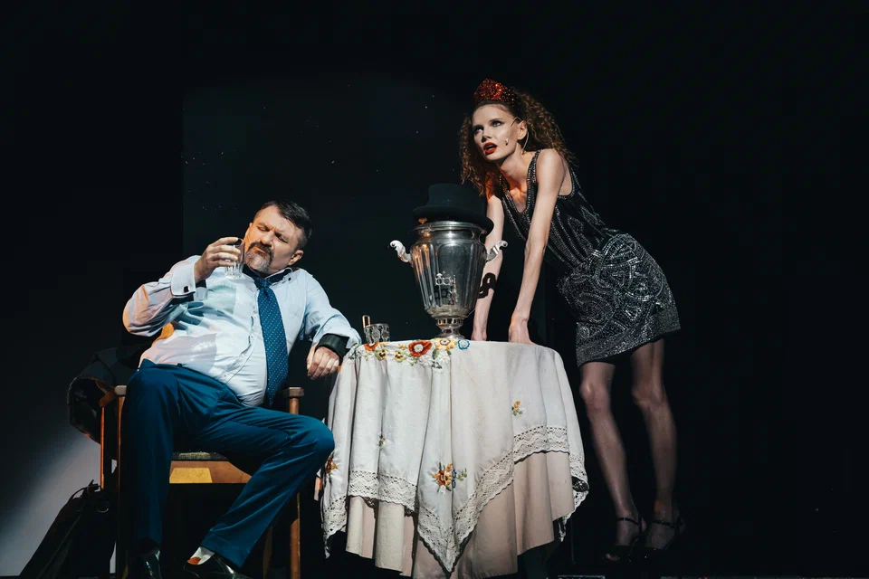 На фото &mdash; момент показа эскиза спектакля &laquo;Чёрная пурга&raquo; &copy; praktikatheatre.ru