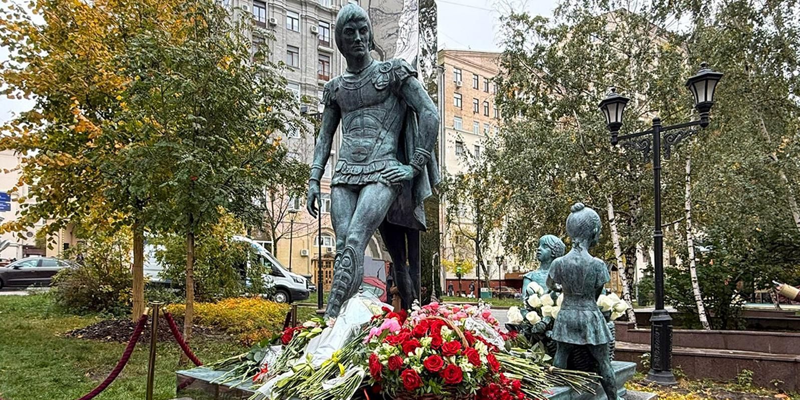 На фото &mdash; памятник Марису Лиепе &copy; пресс-служба Департамента культурного наследия города Москвы